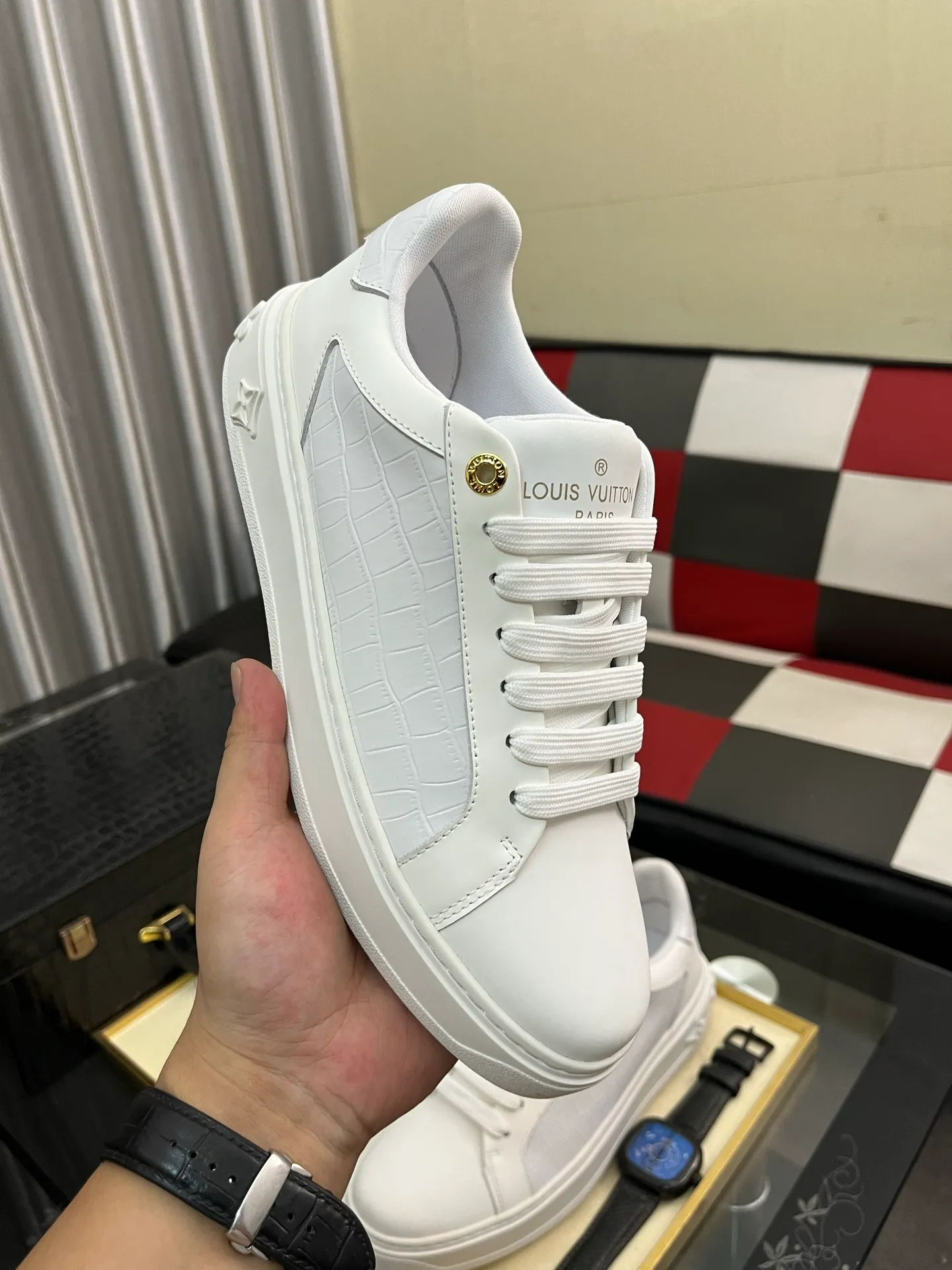 Men's shoes 💰520⌚️⌚️LV Louis Vuitton. The latest fashionable casual shoes are popular in physical stores. New spring and summer comfortable imported custom original cowhide, unique jacquard fabric element design. With sheepskin lining, Lv original bottom, [sun][sun] high-end packaging and high quality💪Details determine the quality, you can enter and leave the counter at will, welcome to compare🇮🇹Number of sizes 38-445️⃣Color options available